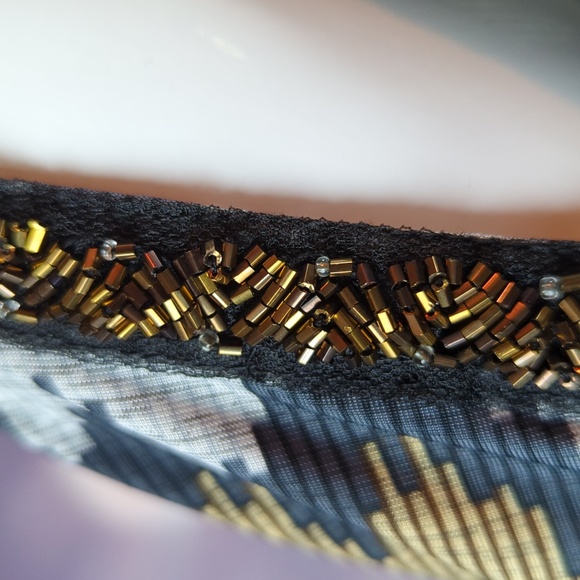 Dot’s sz 1X Chevron Print Cold Shoulder Beaded High Low Cowlneck Top - Picture 4 of 6